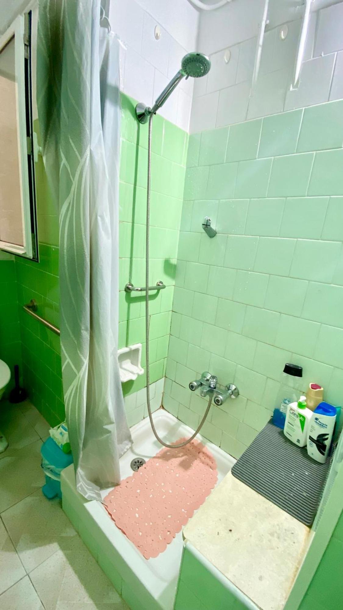 Habitacion Barato En Piso Familiar Compartido El Centro De La Ciudad Cerca De La Estacion De Autobuses ตาร์ราโกนา ภายนอก รูปภาพ