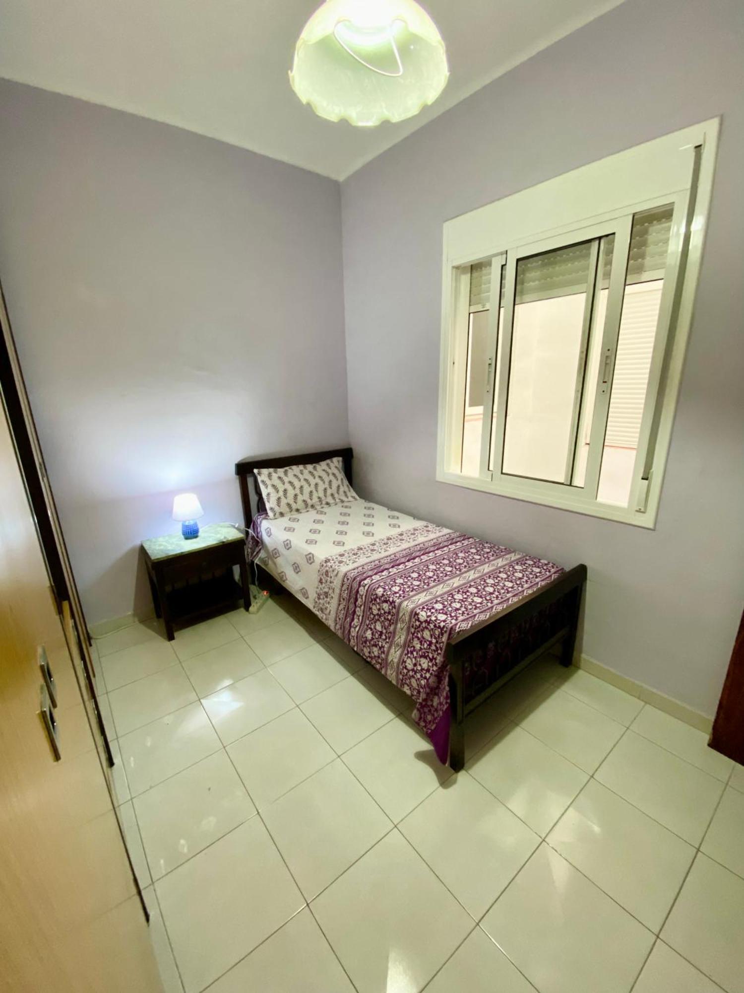 Habitacion Barato En Piso Familiar Compartido El Centro De La Ciudad Cerca De La Estacion De Autobuses ตาร์ราโกนา ภายนอก รูปภาพ