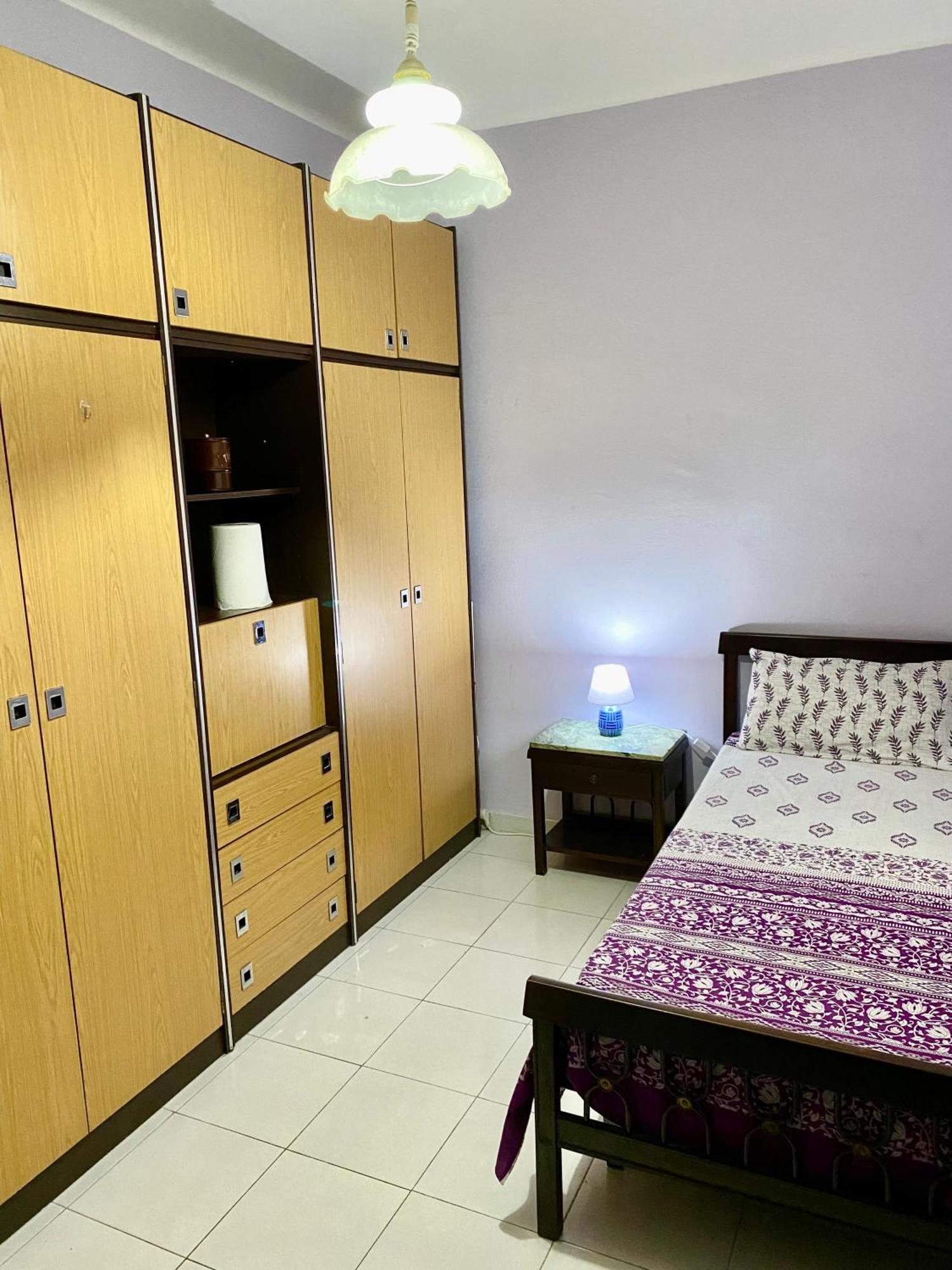 Habitacion Barato En Piso Familiar Compartido El Centro De La Ciudad Cerca De La Estacion De Autobuses ตาร์ราโกนา ภายนอก รูปภาพ