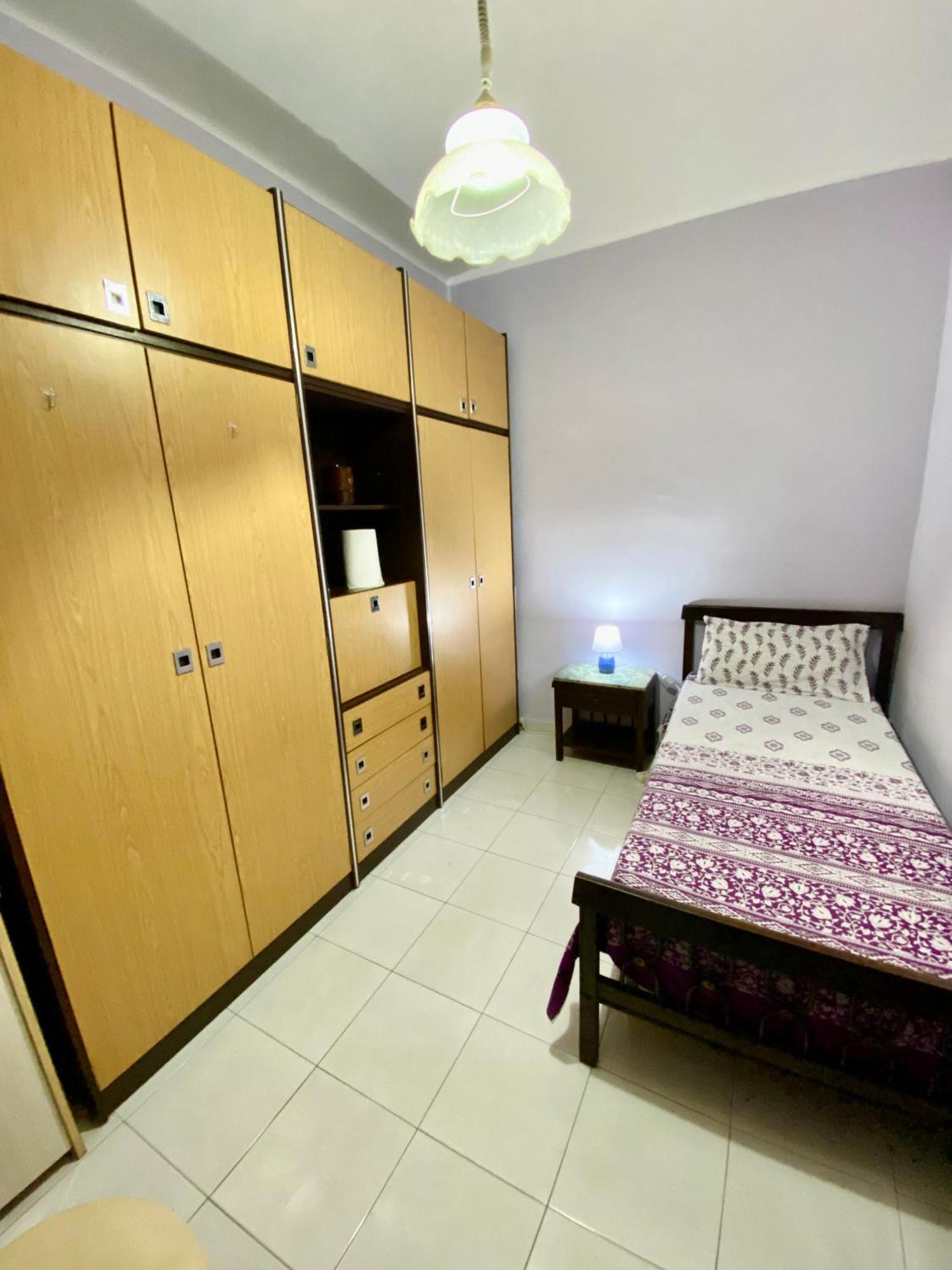 Habitacion Barato En Piso Familiar Compartido El Centro De La Ciudad Cerca De La Estacion De Autobuses ตาร์ราโกนา ภายนอก รูปภาพ