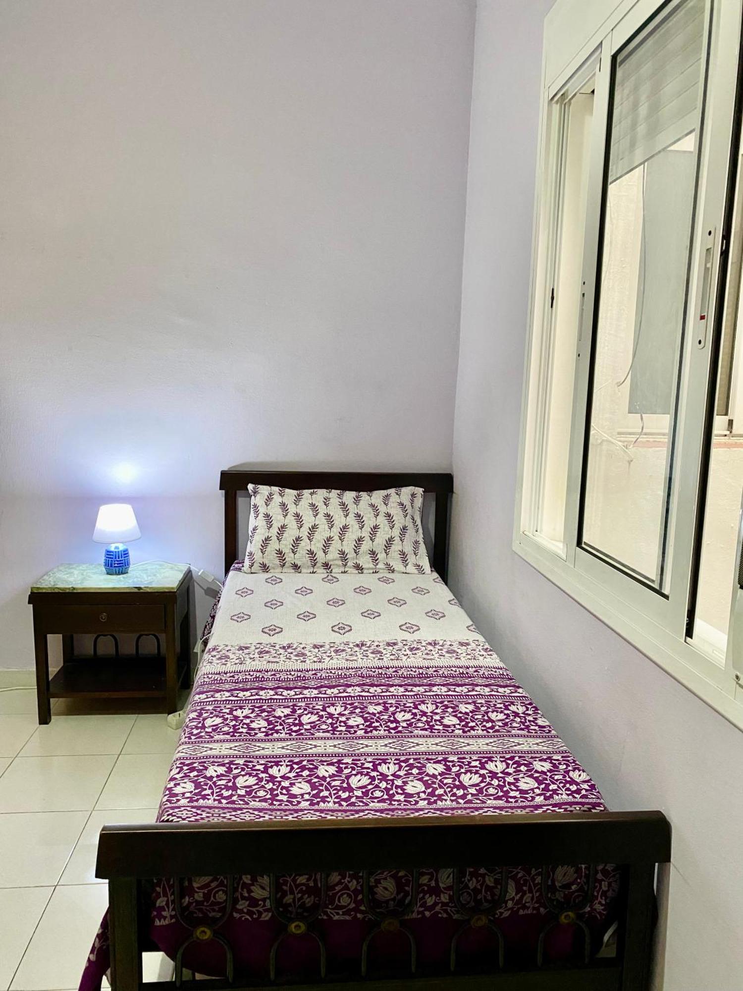 Habitacion Barato En Piso Familiar Compartido El Centro De La Ciudad Cerca De La Estacion De Autobuses ตาร์ราโกนา ภายนอก รูปภาพ